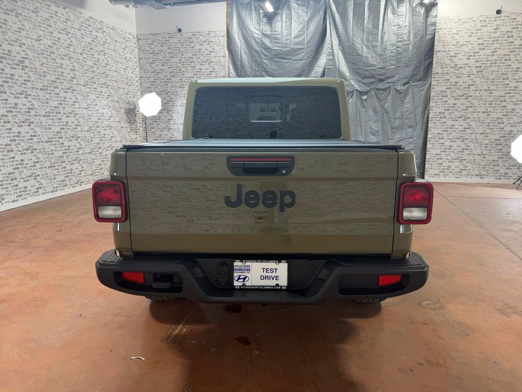 Used 2025 Jeep Gladiator Sport image 5