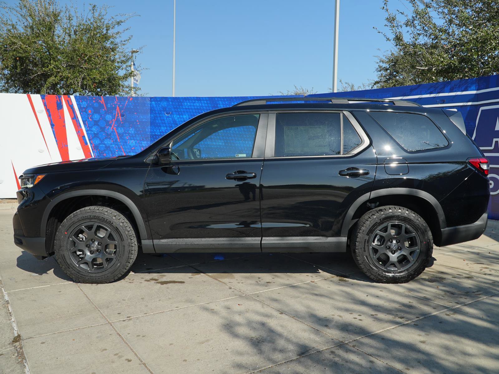 New 2025 Honda Pilot TrailSport image 10