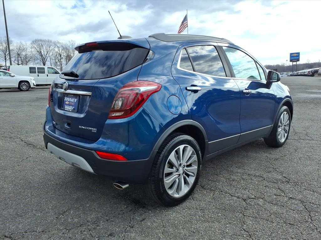 Used 2020 Buick Encore Preferred image 3