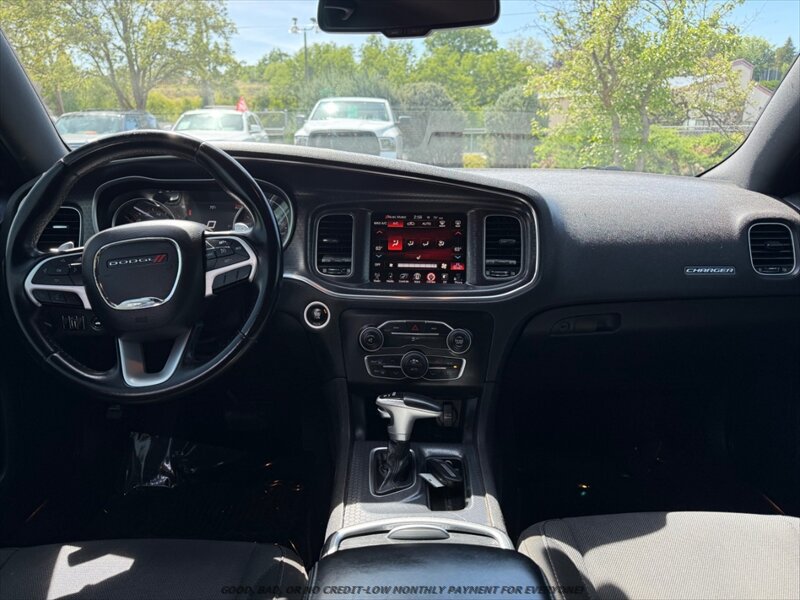 Used 2016 Dodge Charger R/T RWD image 10