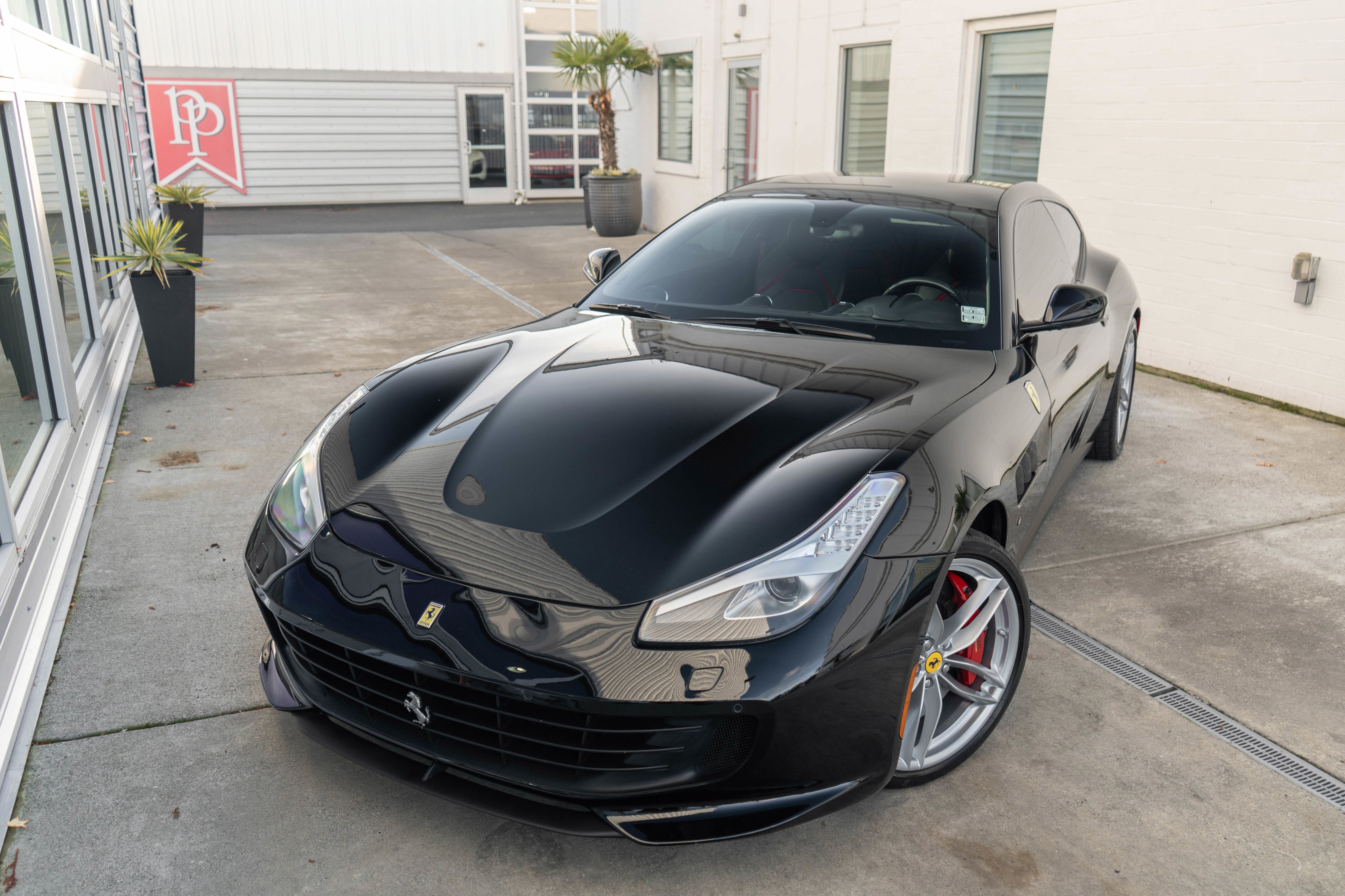 Used 2018 Ferrari GTC4Lusso T RWD image 3