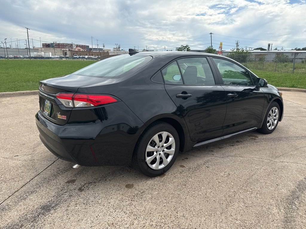Used 2025 Toyota Corolla LE image 5