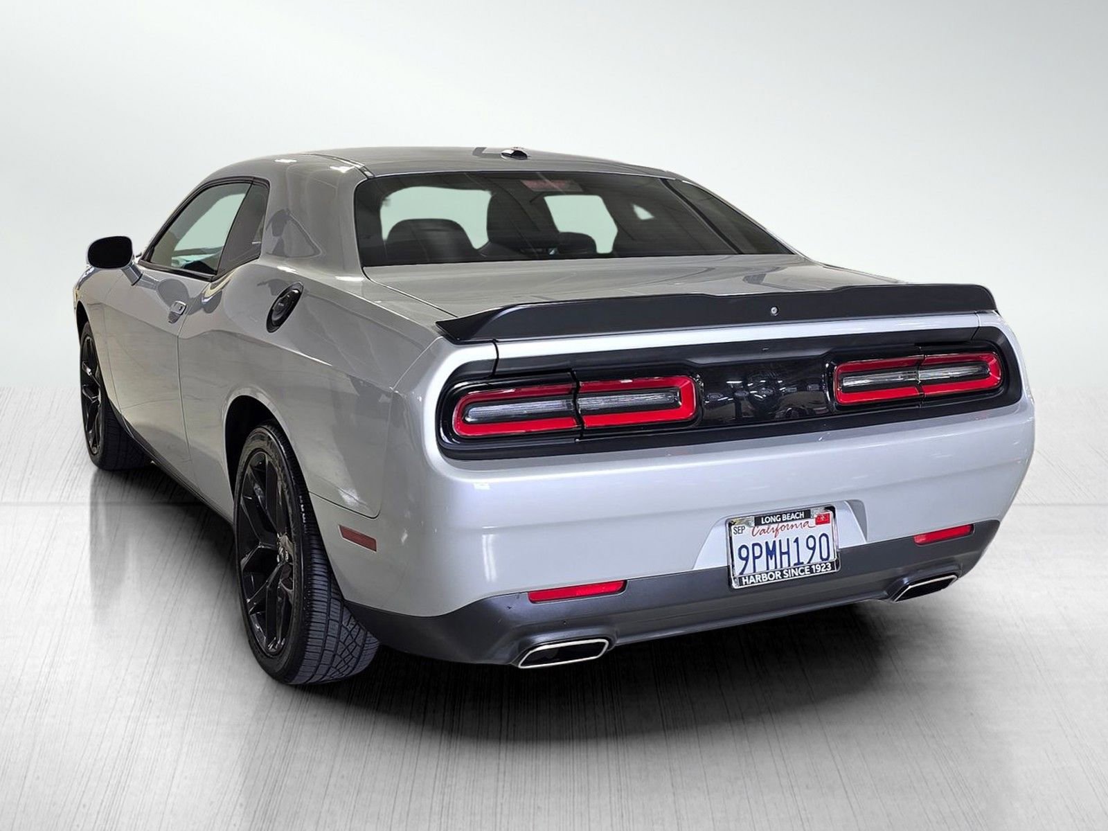 Used 2022 Dodge Challenger SXT w/ Blacktop Package image 5