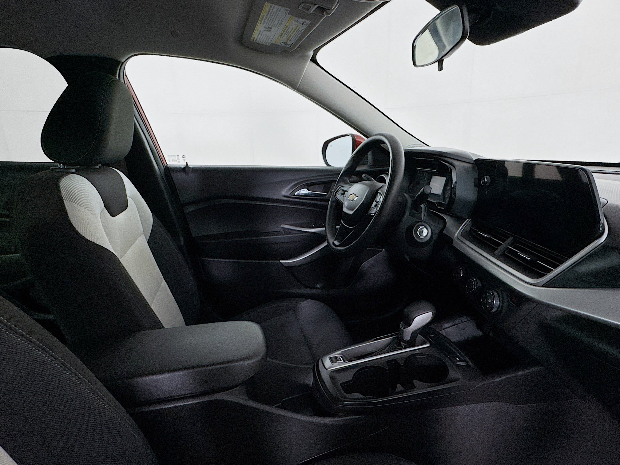 Used 2024 Chevrolet Trax LS w/ LS Convenience Package FWD image 26