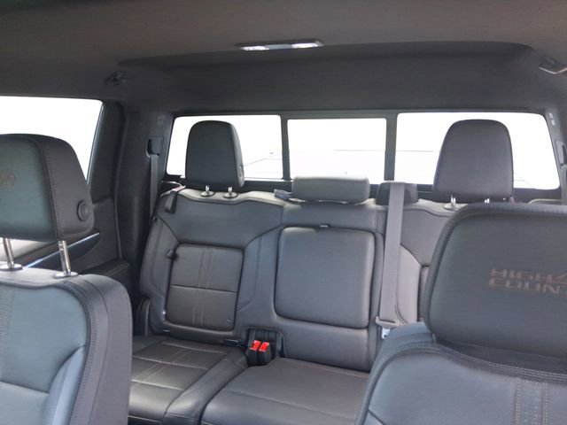 Used 2024 Chevrolet Silverado 1500 High Country w/ Technology Package AWD/4WD image 16
