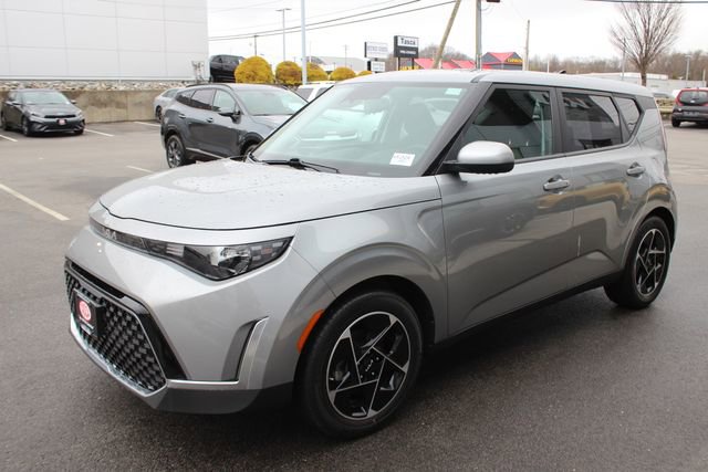 Used 2023 Kia Soul EX image 2