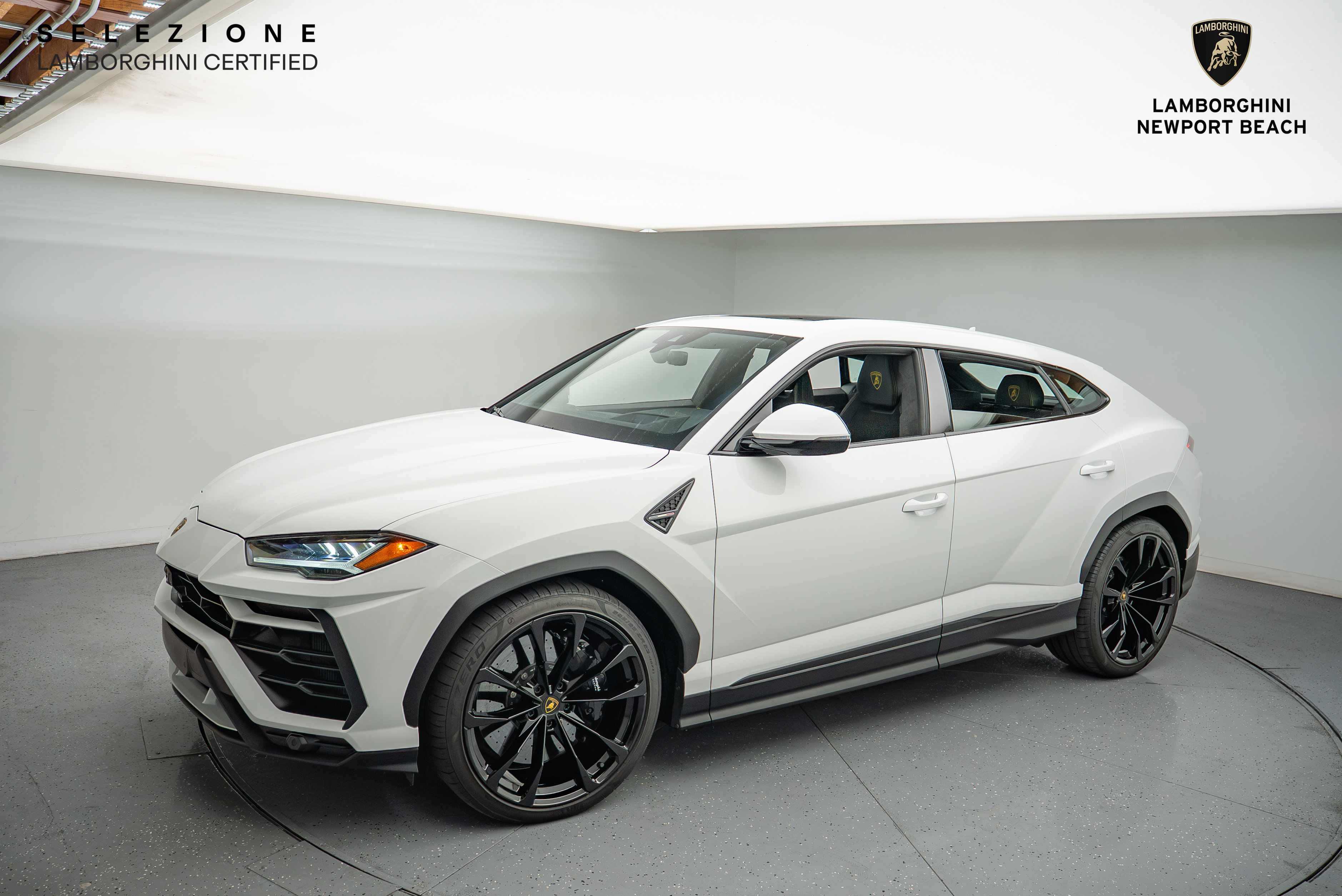Used 2022 Lamborghini Urus image 12