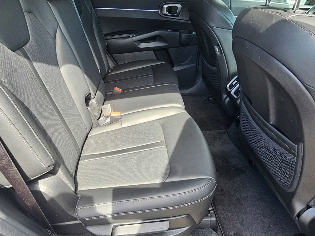 Used 2022 Kia Sorento S image 10