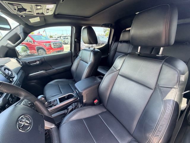 Used 2020 Toyota Tacoma TRD Off-Road w/ TRD Premium Off Road Package AWD/4WD image 10