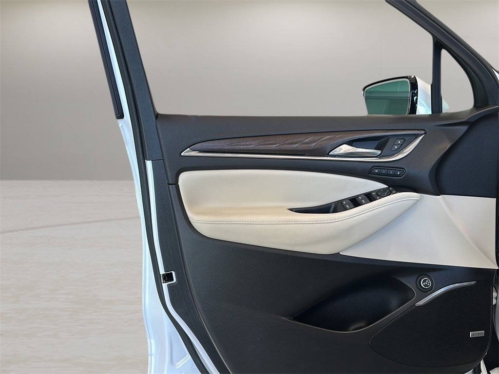 Used 2023 Buick Enclave Avenir w/ Avenir Technology Package image 2