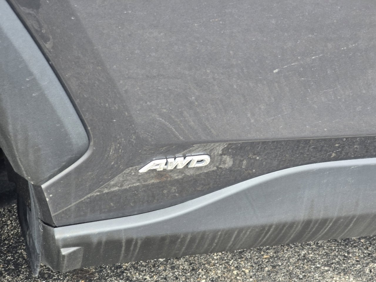 Used 2022 Toyota RAV4 LE AWD/4WD image 9