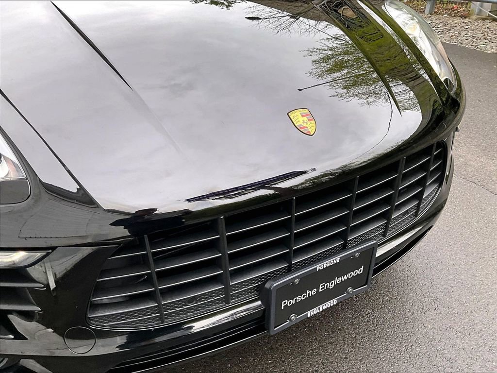 Used 2017 Porsche Macan AWD/4WD image 32