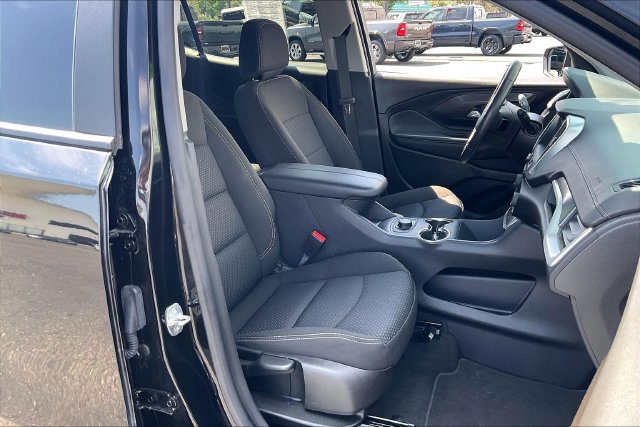 Used 2024 GMC Terrain SLE w/ Elevation Edition FWD image 7