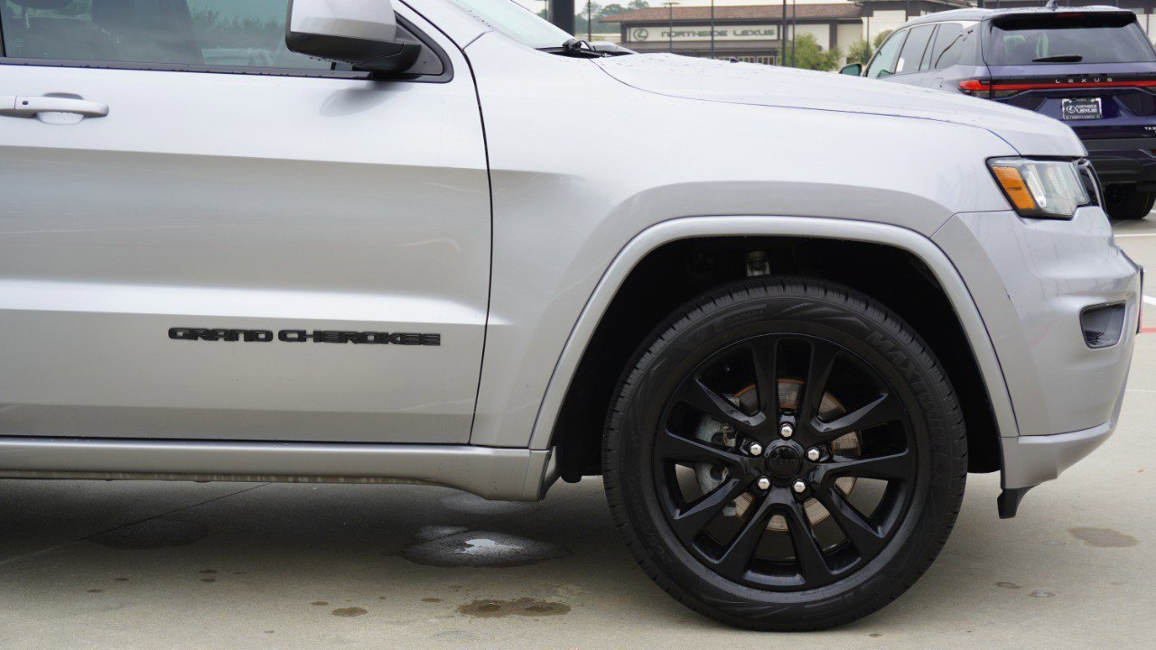 Used 2019 Jeep Grand Cherokee Altitude image 9
