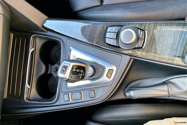 Used 2018 BMW 330e w/ Convenience Package image 26