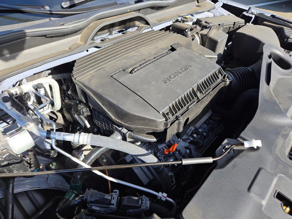 Certified 2025 Honda Pilot Black Edition image 9