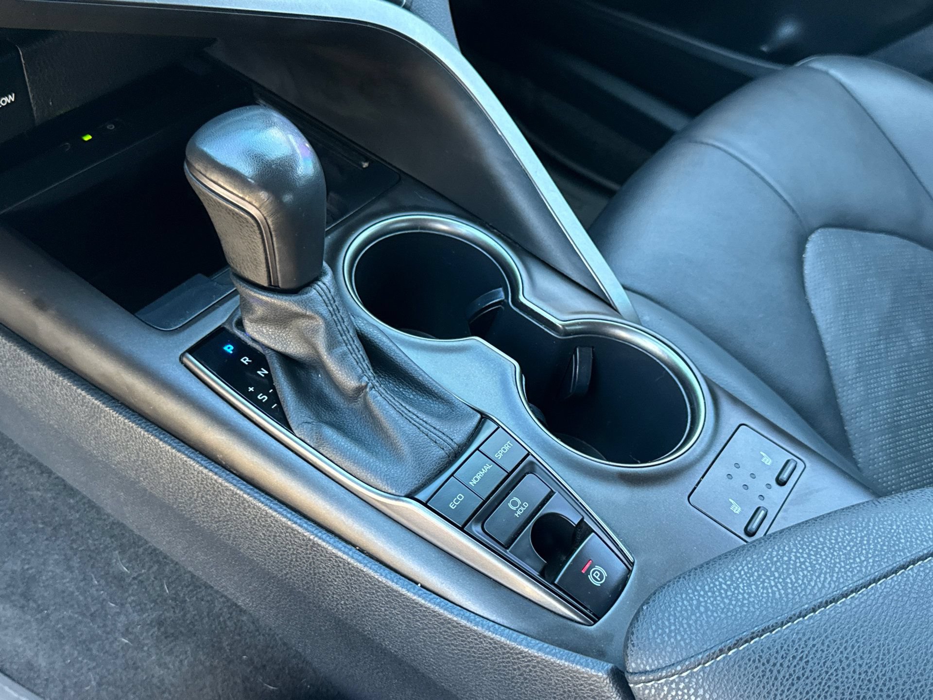 Used 2022 Toyota Camry XSE FWD image 20