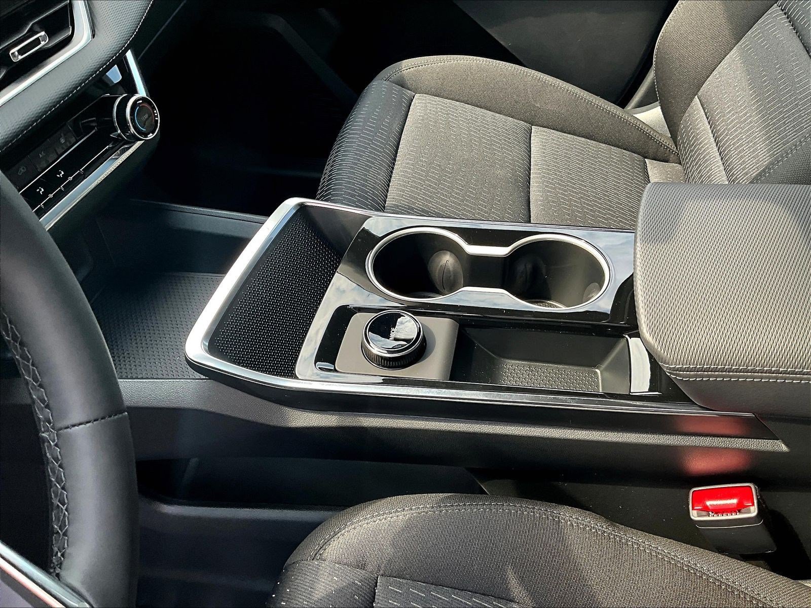 New 2027 Chevrolet Equinox LT w/ Safety and Technology Package AWD/4WD image 9