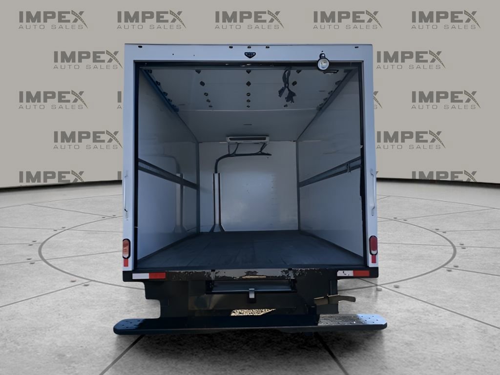 Used 2024 Chevrolet Express 3500 w/ Power Convenience Package image 17