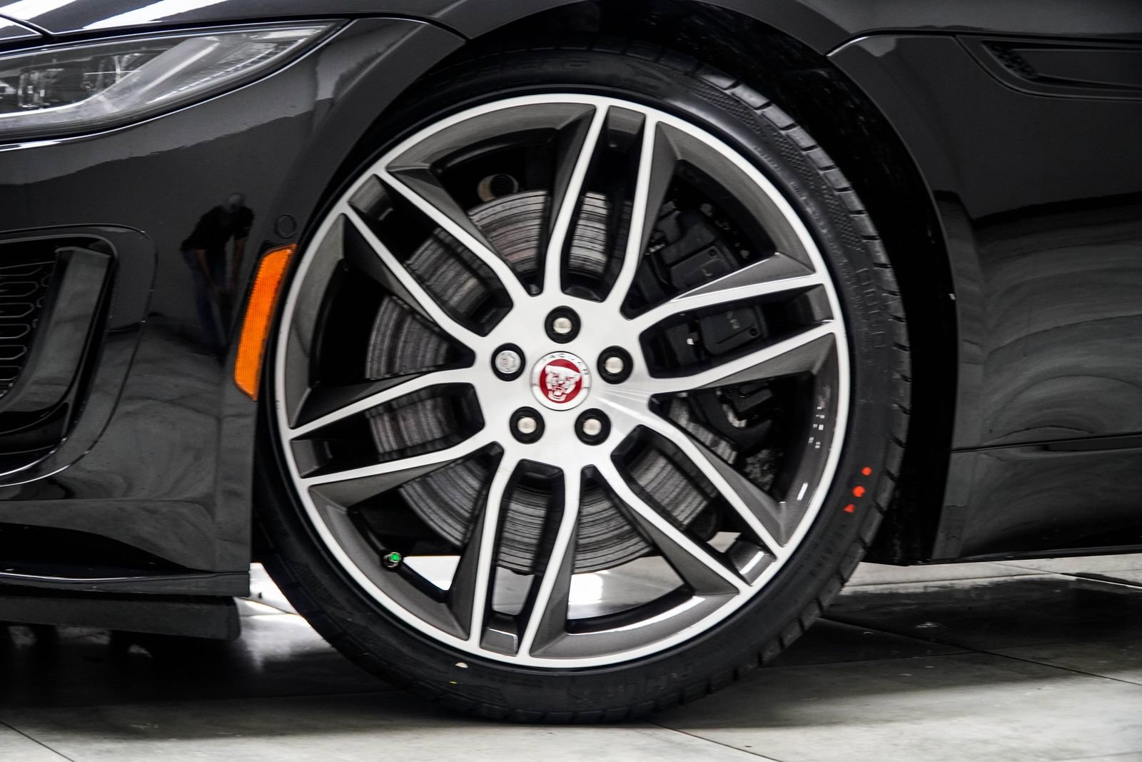 Used 2023 Jaguar F-TYPE R-Dynamic AWD/4WD image 7