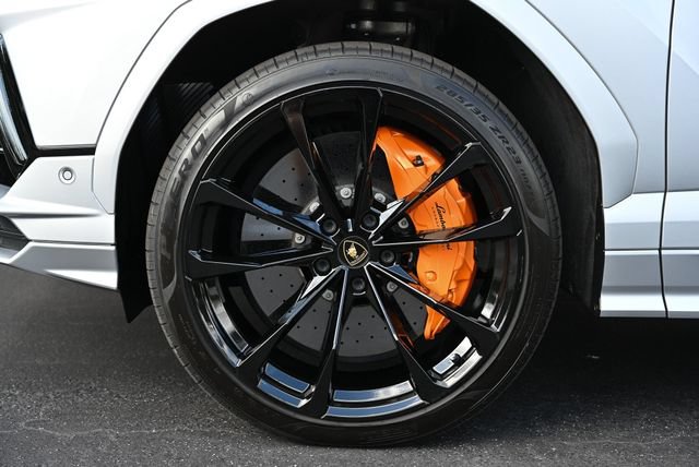 Used 2023 Lamborghini Urus S AWD/4WD image 9