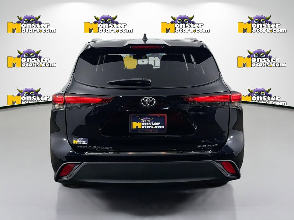 Used 2023 Toyota Highlander XLE image 6