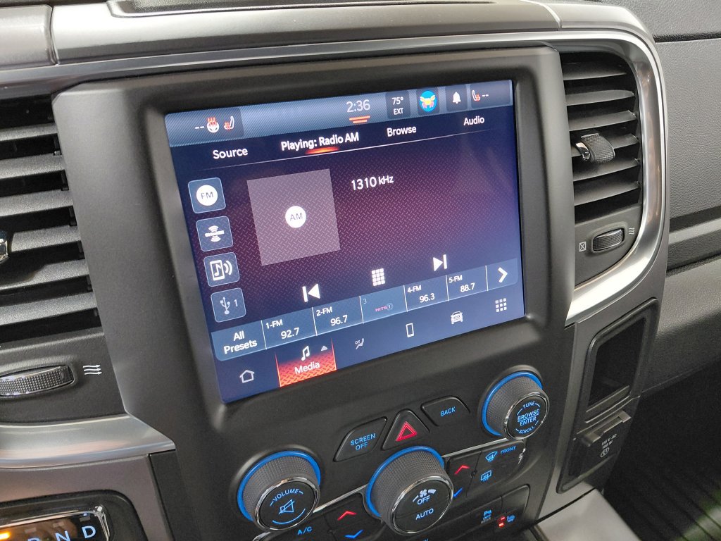 Used 2023 RAM 1500 Warlock AWD/4WD image 33
