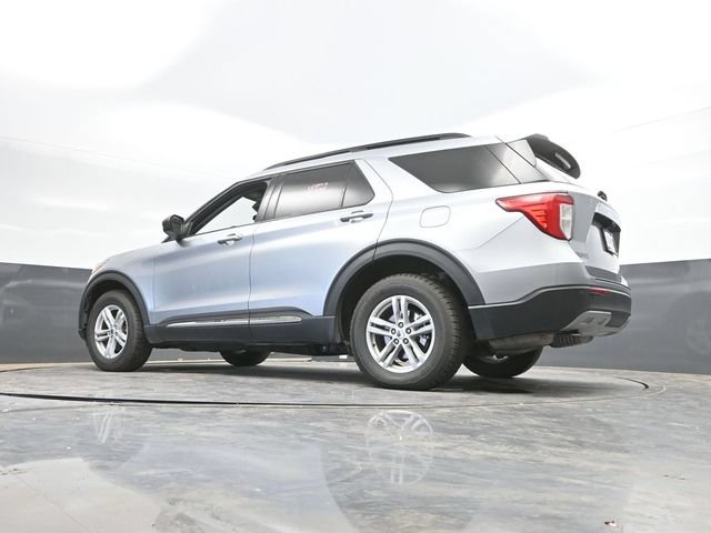 Used 2024 Ford Explorer XLT w/ Equipment Group 202A AWD/4WD image 49