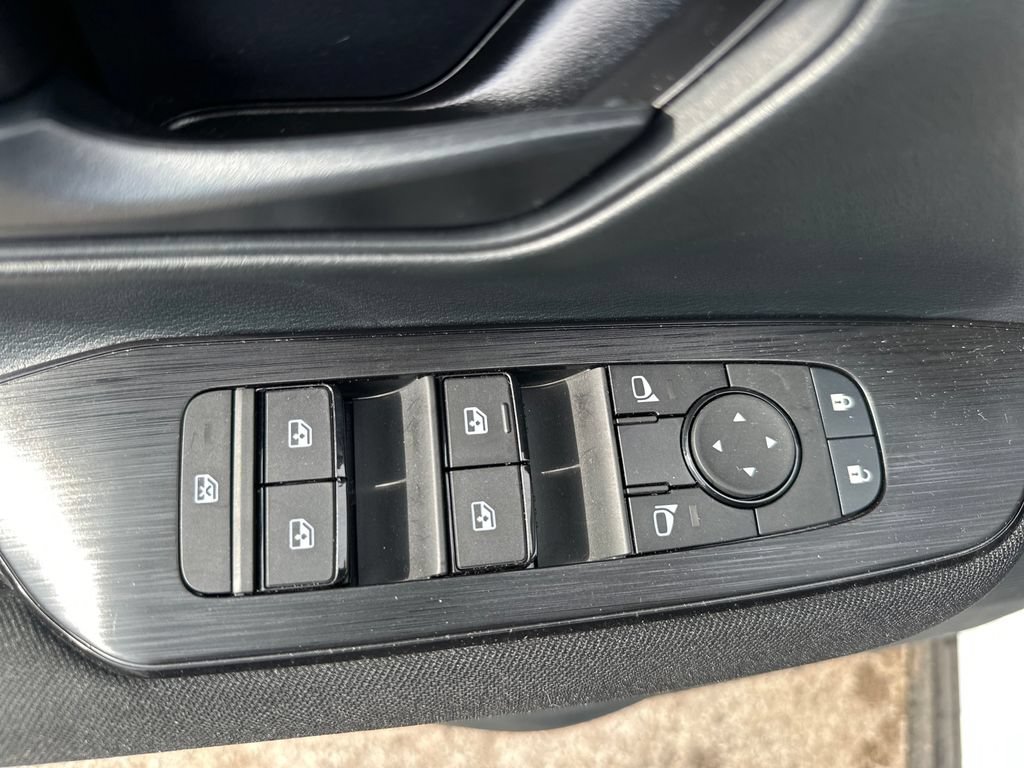 Used 2025 Nissan Kicks S FWD image 38