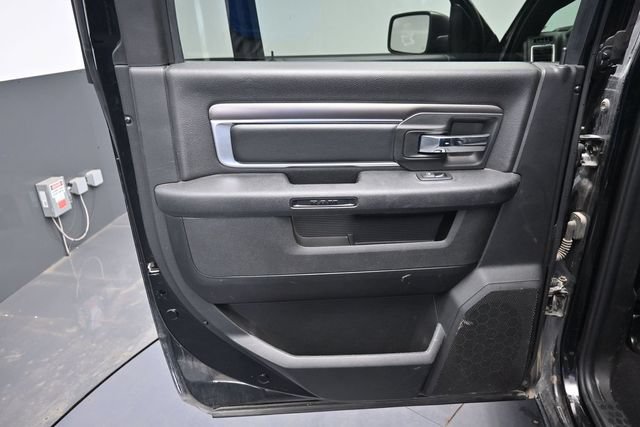 Used 2024 RAM 1500 Warlock AWD/4WD image 32