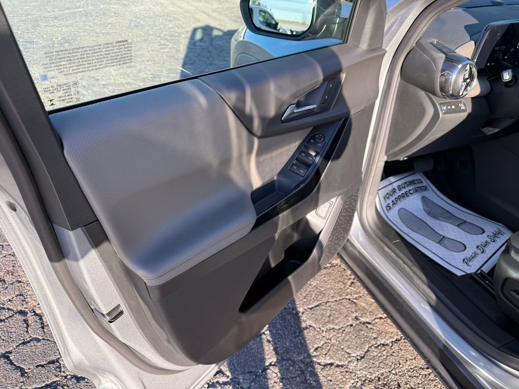 New 2026 Chevrolet Equinox LT w/ Convenience Package II image 9