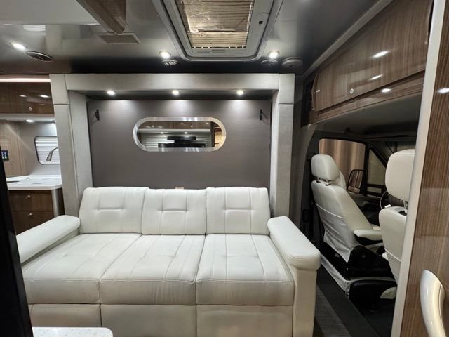 Used 2018 Mercedes-Benz Sprinter 3500 image 30