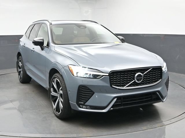 Used 2023 Volvo XC60 B5 Ultimate w/ Climate Package FWD image 2