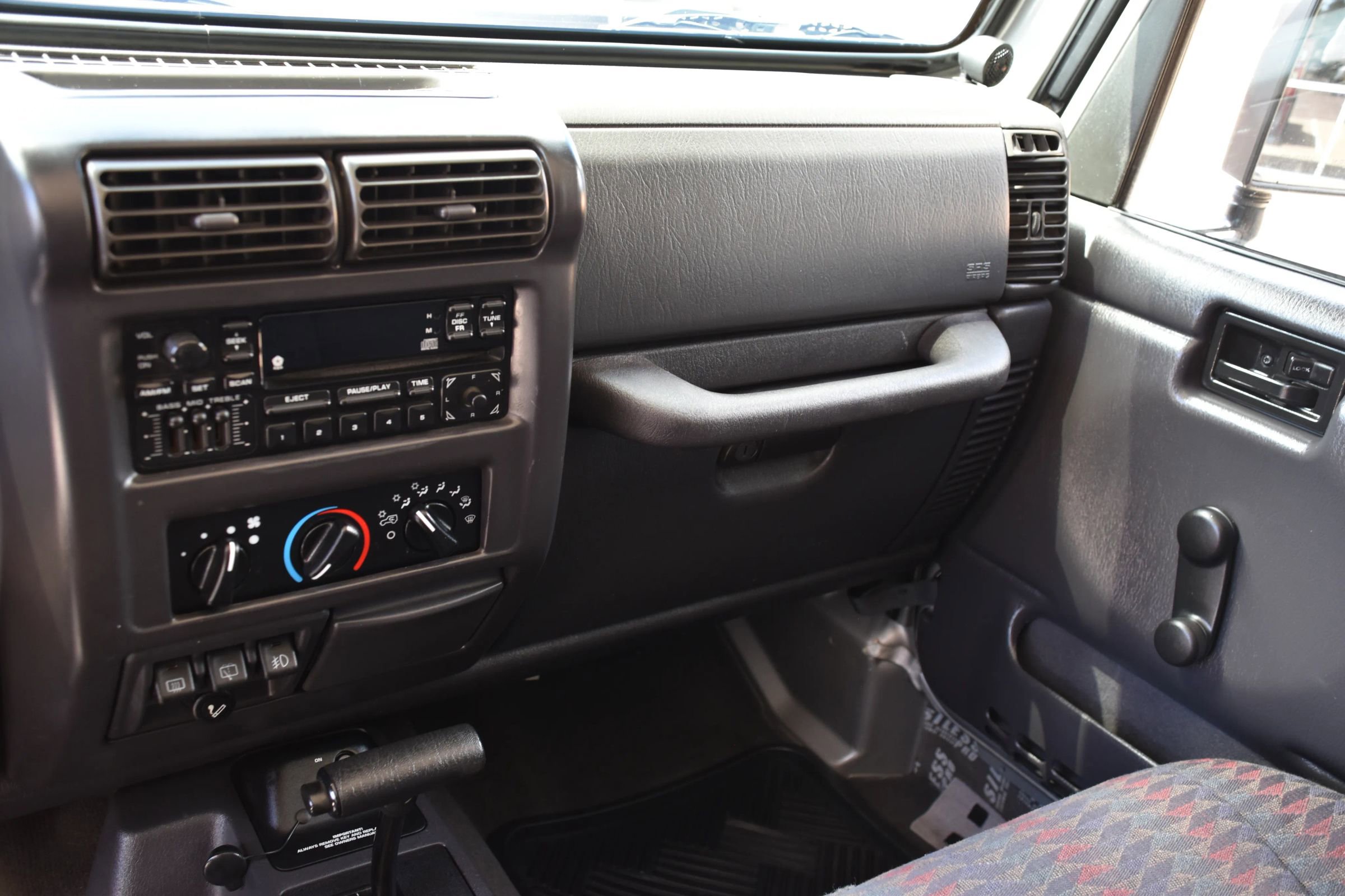 Used 2000 Jeep Wrangler Sport image 14