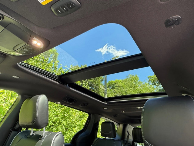 New 2027 Chrysler Pacifica Select FWD image 34
