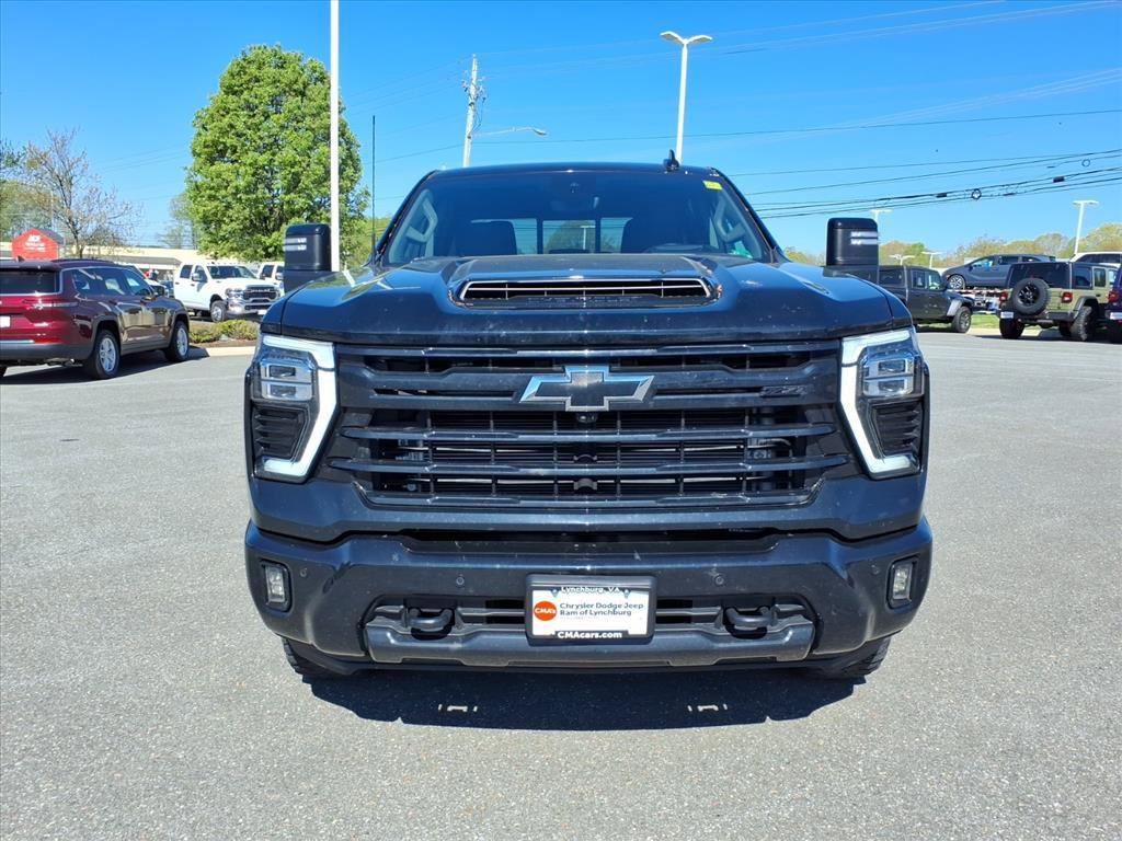 Used 2024 Chevrolet Silverado 2500 LTZ w/ LTZ Plus Package image 9