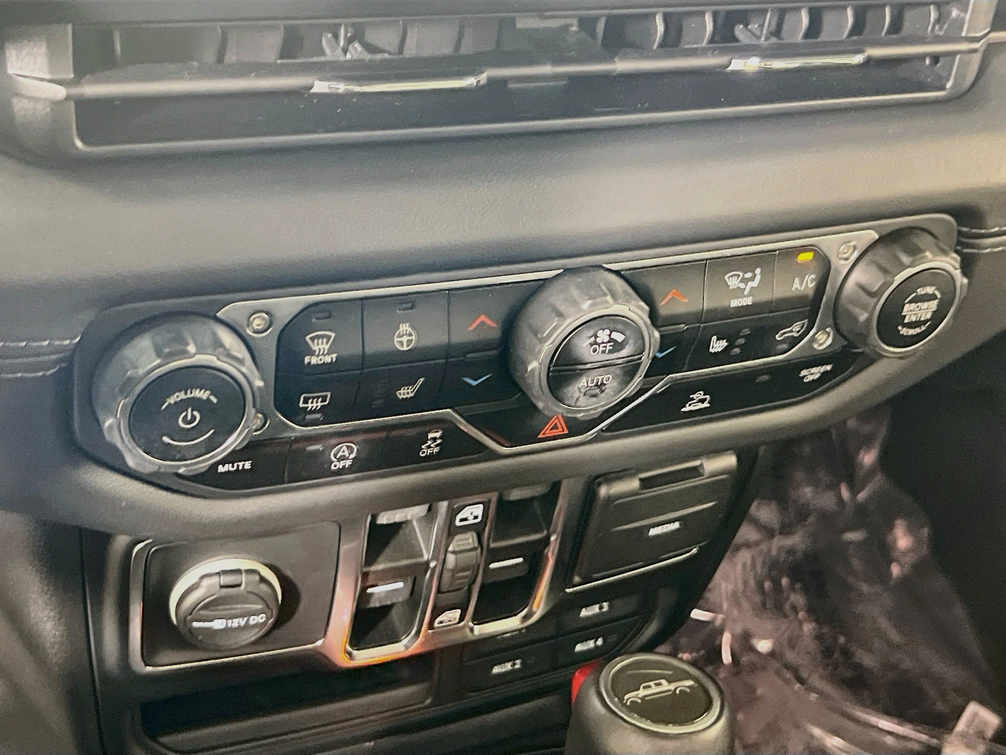 Used 2024 Jeep Gladiator Sport w/ Premium Package AWD/4WD image 15