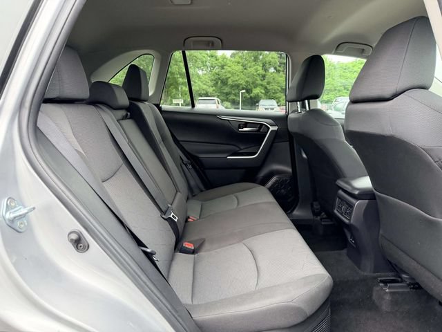 Used 2025 Toyota RAV4 XLE AWD/4WD image 11