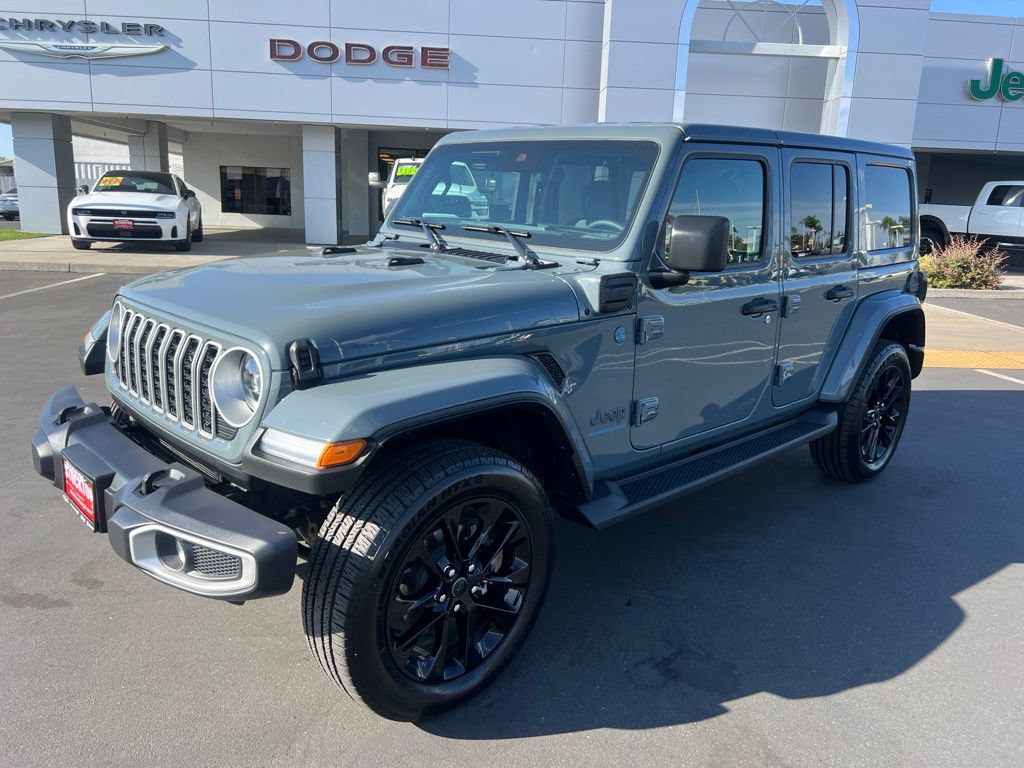Used 2025 Jeep Wrangler Unlimited Sahara AWD/4WD image 1