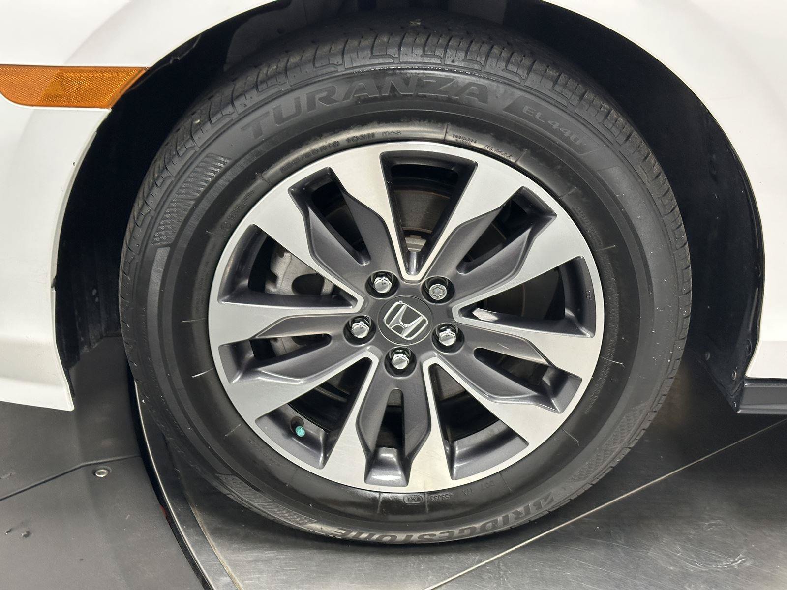 Used 2024 Honda Odyssey EX-L image 18