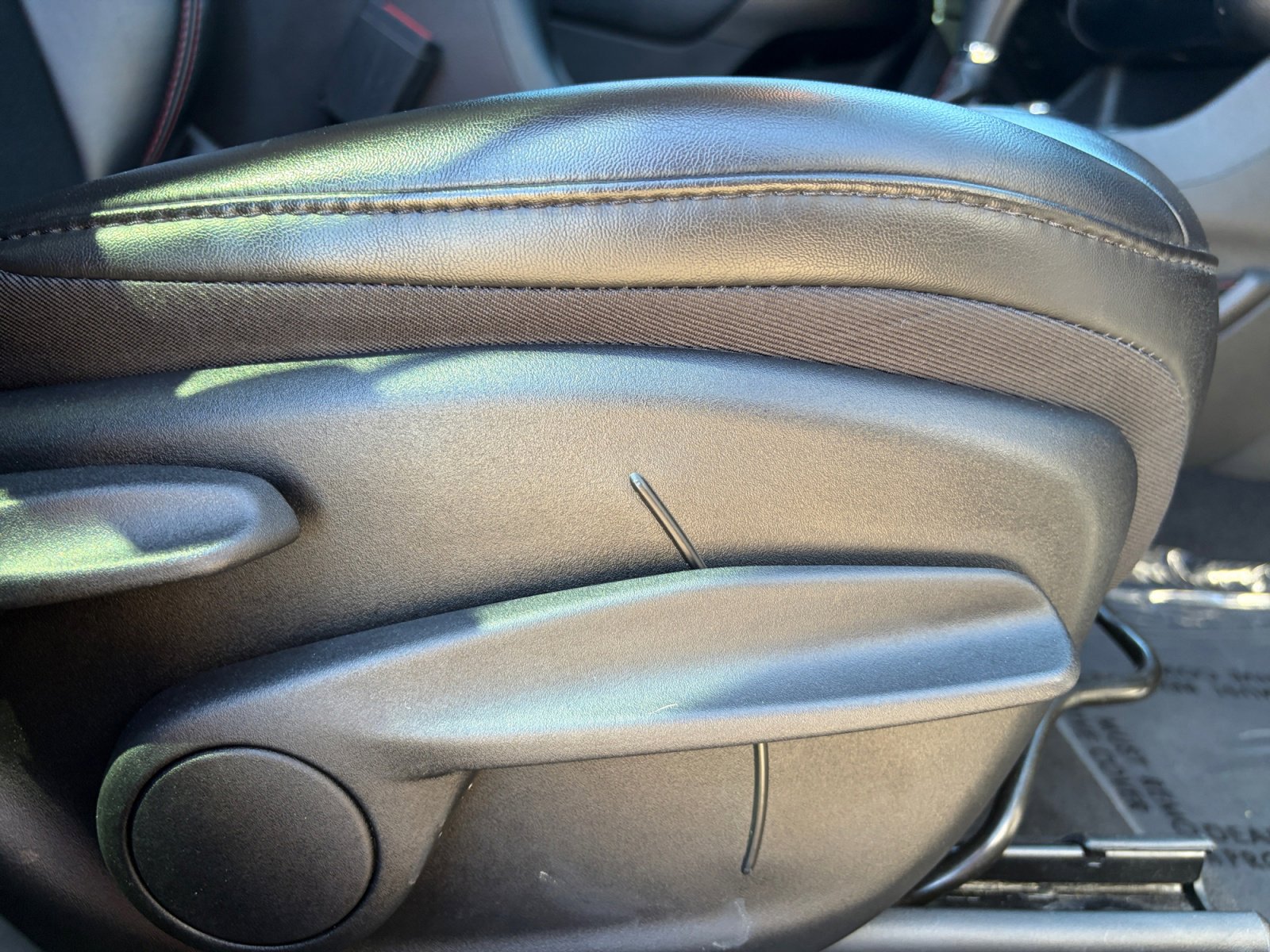 Used 2015 Jeep Cherokee Sport w/ Sport Appearance Group image 26