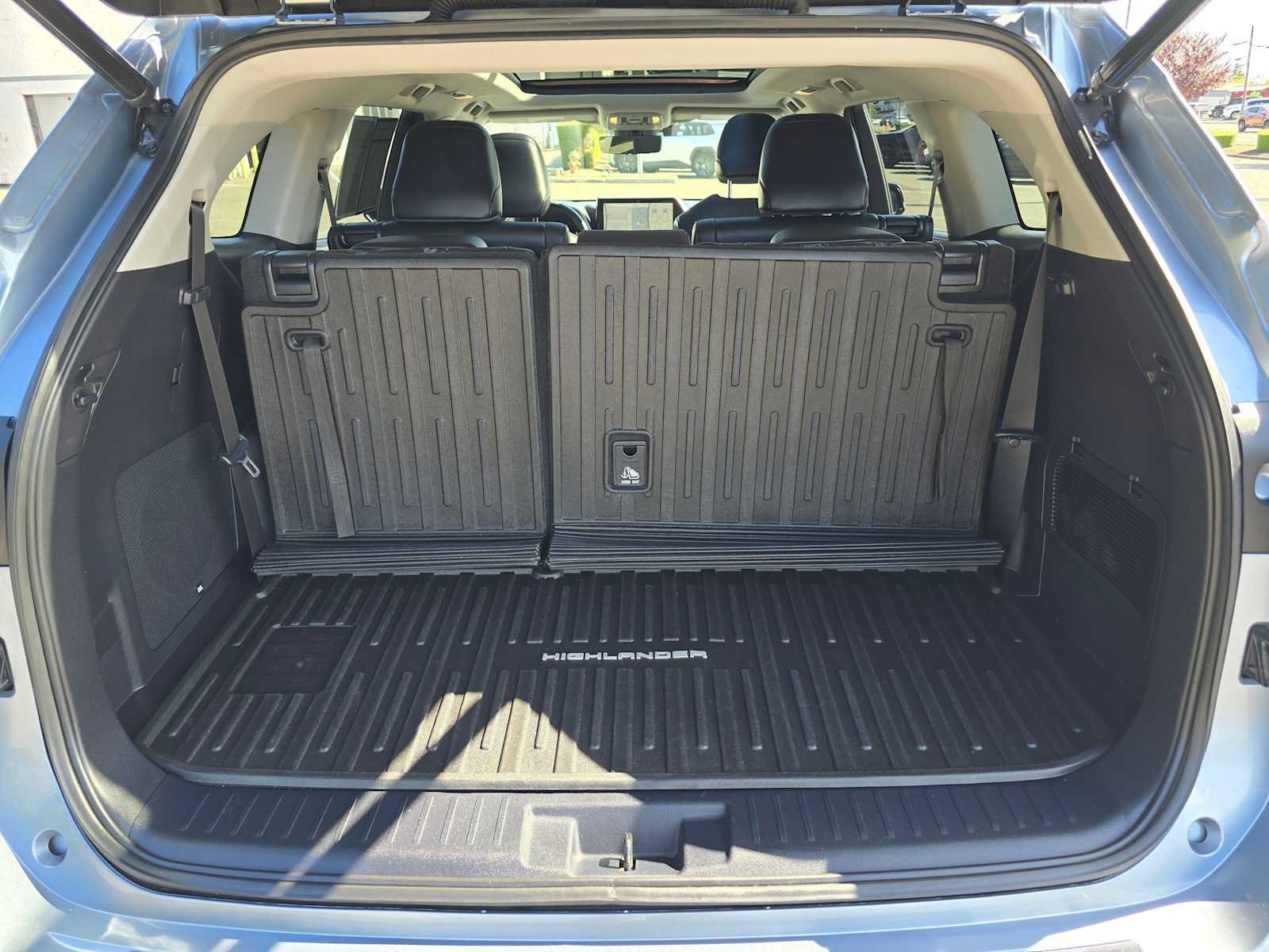 Used 2021 Toyota Highlander Platinum AWD/4WD image 14