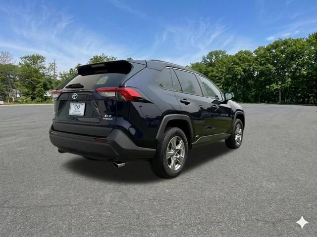 Used 2022 Toyota RAV4 XLE w/ Convenience Package AWD/4WD image 9