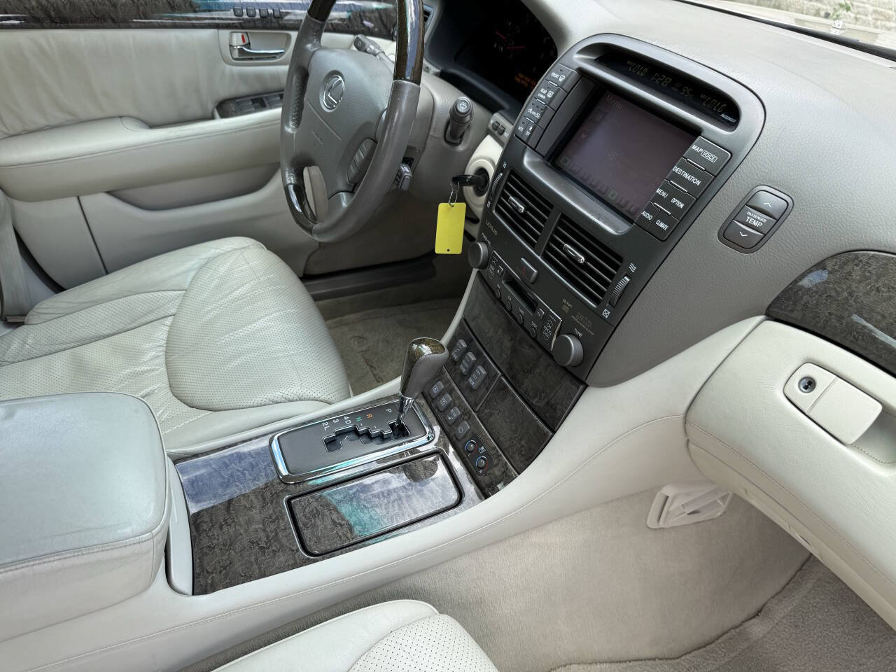 Used 2001 Lexus LS 430 RWD image 17