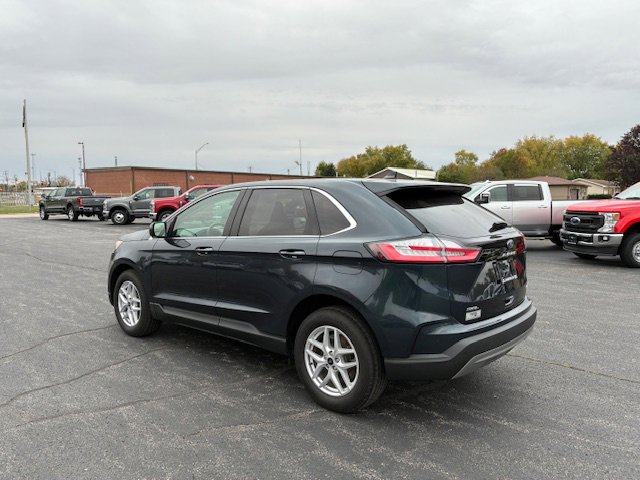Used 2023 Ford Edge SEL w/ Convenience Package image 3