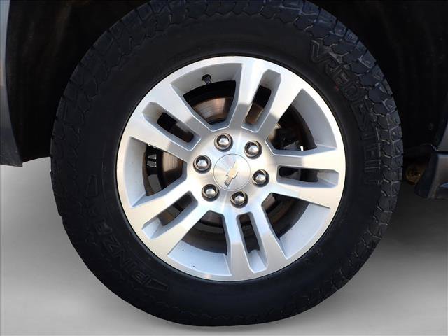 Used 2018 Chevrolet Suburban LT AWD/4WD image 6