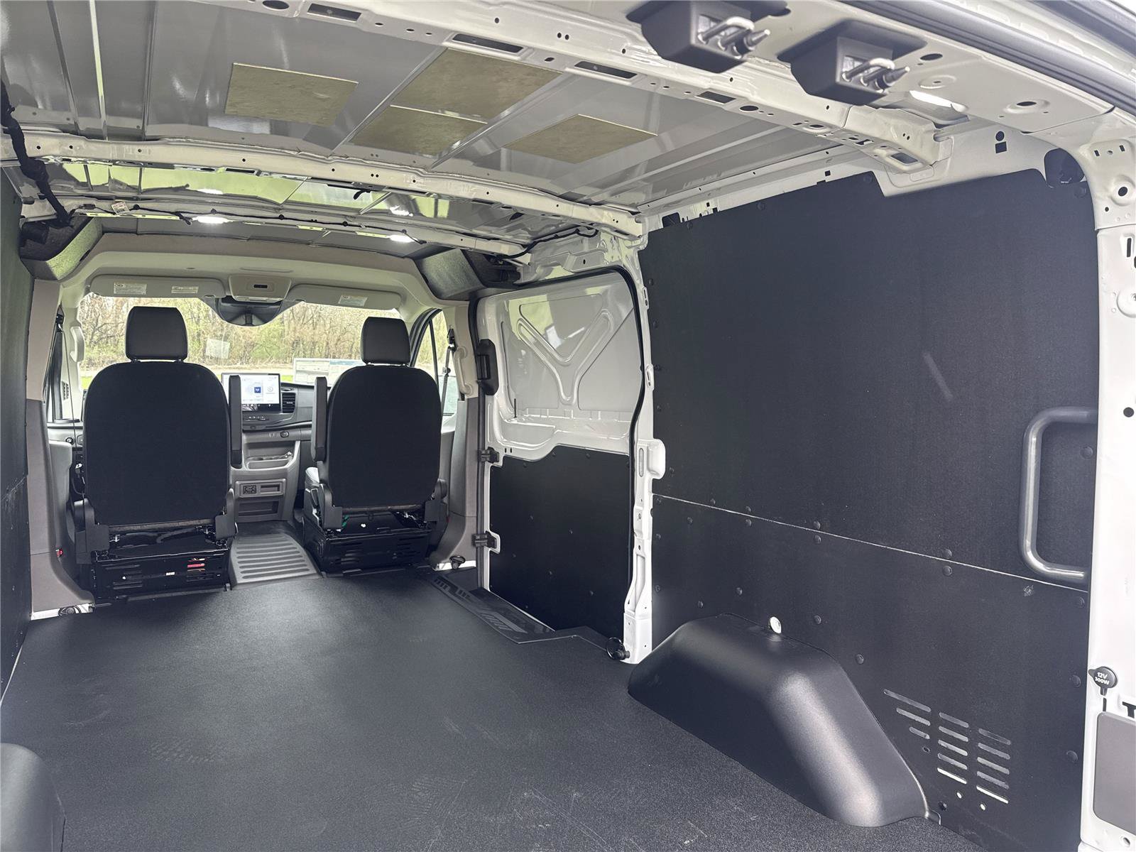 New 2026 Ford Transit 250 Low Roof w/ Exterior Upgrade Package RWD image 5