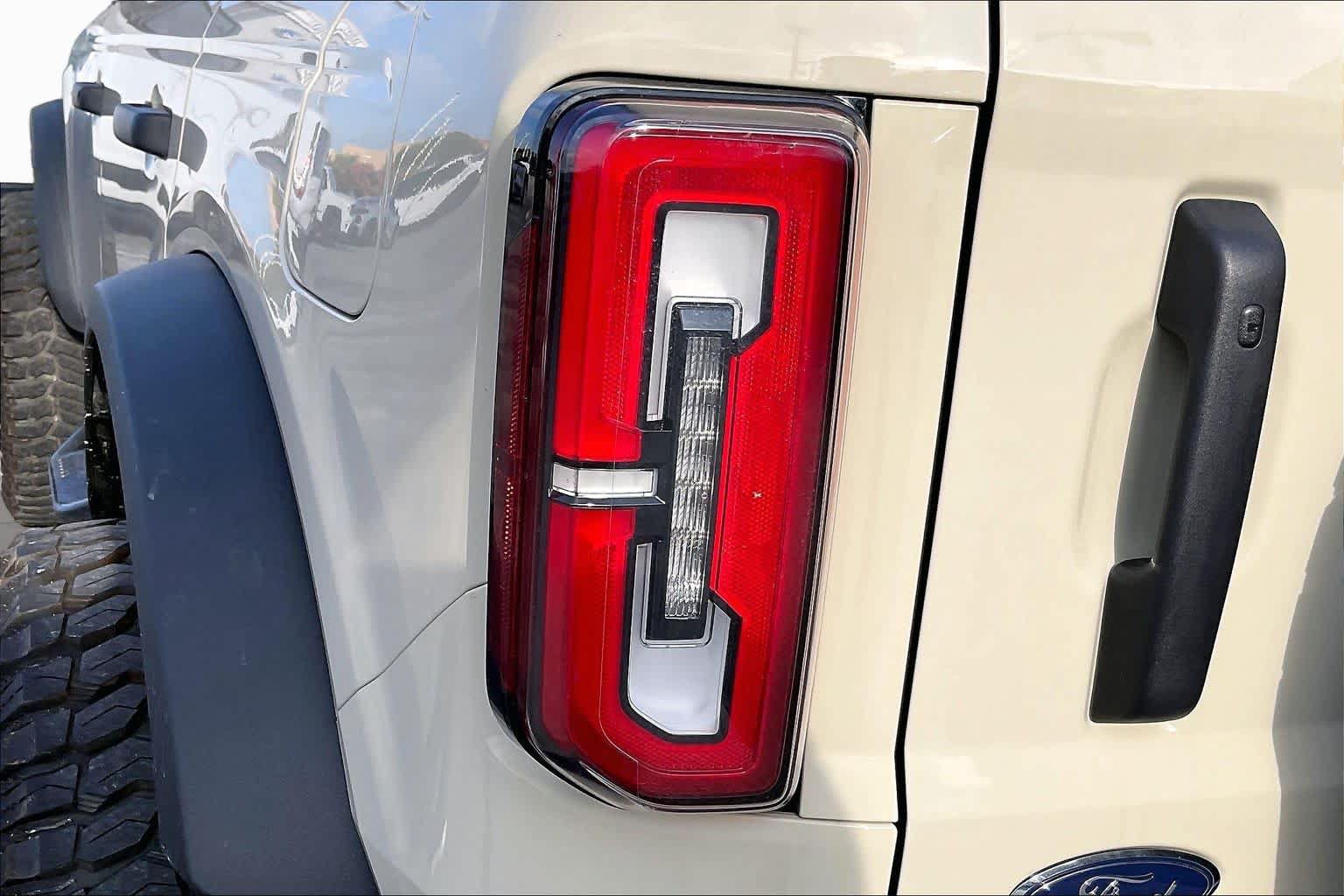 Certified 2025 Ford Bronco Outer Banks AWD/4WD image 24