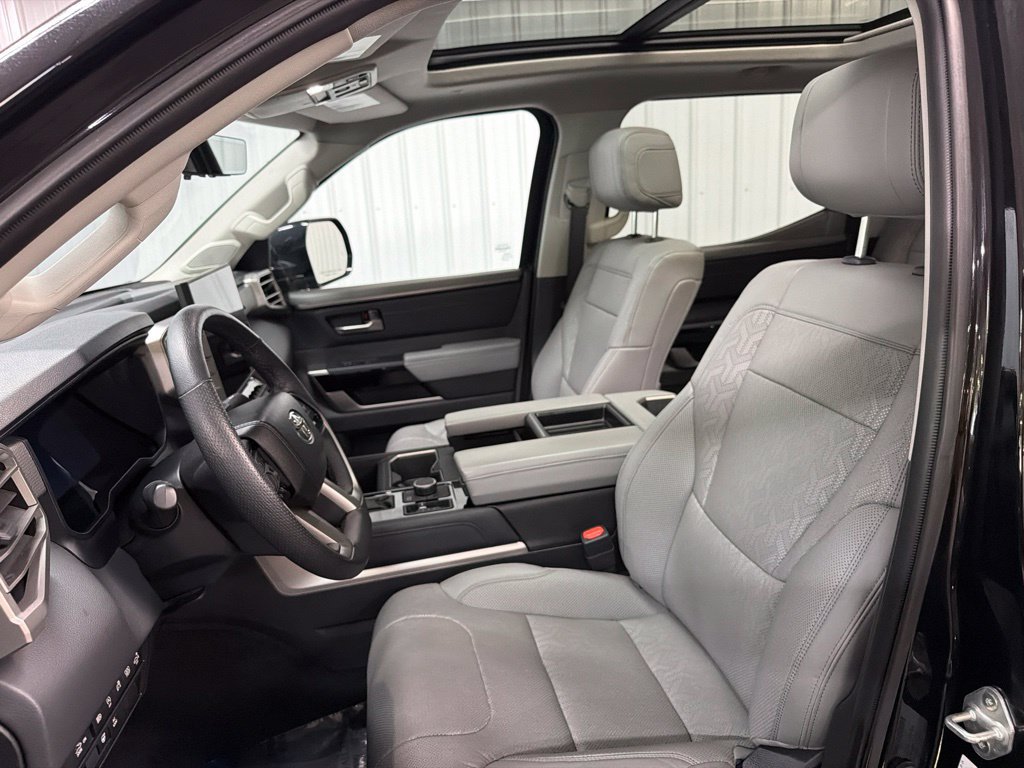 Used 2024 Toyota Tundra Limited AWD/4WD image 31