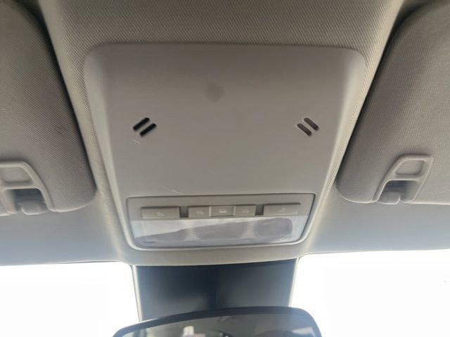 Used 2022 Buick Encore Preferred w/ Safety Package image 25